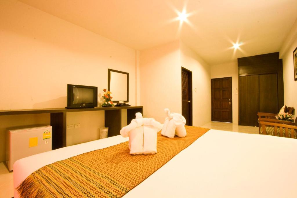 Ascot Krabi Hotel Ao Nang Exterior photo